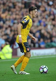 Images Dated 2nd October 2016: Mesut Ozil in Action: Burnley vs Arsenal, Premier League 2016-17