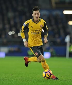 Images Dated 13th December 2016: Mesut Ozil in Action: Everton vs Arsenal, Premier League 2016-17