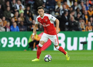 Mesut Ozil in Action: Hull City vs Arsenal, Premier League 2016-17