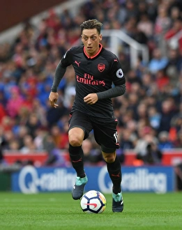 Mesut Ozil in Action: Stoke City vs Arsenal, Premier League 2017-18