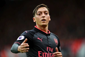 Mesut Ozil in Action: Stoke City vs Arsenal, Premier League 2017-18