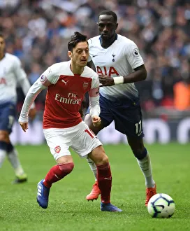 Mesut Ozil in Action: Tottenham Hotspur vs. Arsenal FC, Premier League 2018-19