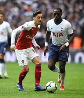 Tottenham Hotspur v Arsenal 2018-19 Collection: Mesut Ozil in Action: Tottenham vs. Arsenal, Premier League 2018-19