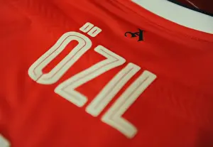 Arsenal V Paris Saint-Germain 2016-17 Prints: Mesut Ozil in Arsenal Changing Room - Arsenal vs Paris Saint-Germain