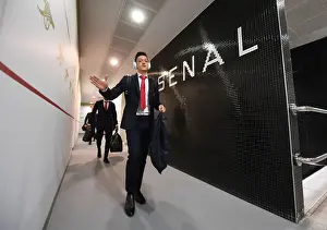 Mesut Ozil in Arsenal Changing Room Before Arsenal vs Stoke City, Premier League 2017-18