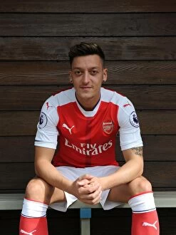 Images Dated 21st September 2016: Mesut Ozil at Arsenal First Team Training 2016-17