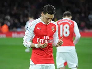 Arsenal Sunderland 2015-16 Prints: Mesut Ozil - Arsenal Football Club: Focus and Determination Before the Arsenal vs