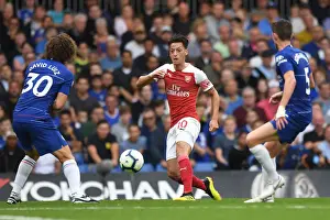 Mesut Ozil Dribbles Past David Luiz and Jorginho in Chelsea vs Arsenal Premier League Clash