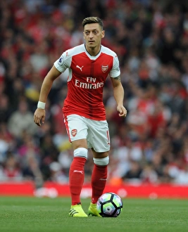 Mesut Ozil at Emirates Stadium: Arsenal vs. Chelsea (Premier League 2016-17)