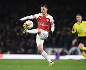 Mesut Ozil in Europa League Action: Arsenal vs. S.S.C. Napoli (2018-19)