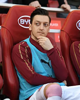 Arsenal V Southampton 2018-19 Prints: Mesut Ozil: Focused Before Arsenal vs. Southampton (Premier League, 2019)