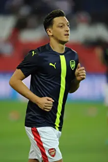 Mesut Ozil Gears Up for Arsenal vs. Paris Saint-Germain Champions League Clash (2016-17)