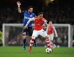 Mesut Ozil Outmaneuvers Joao Moutinho in Arsenal's UEFA Champions League Clash