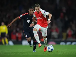 Mesut Ozil Outsmarts Douglas Costa: Arsenal vs Bayern Munich Champions League Showdown (2015/16)
