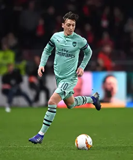 Mesut Ozil Plays for Arsenal Against Stade Rennais in UEFA Europa League (2018-19)