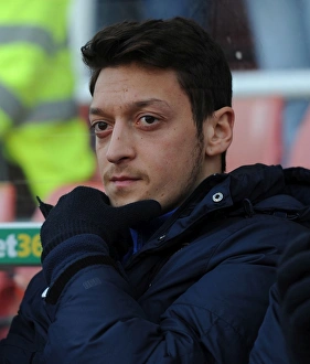Mesut Ozil: Ready to Sub in for Arsenal against Stoke City (2014)