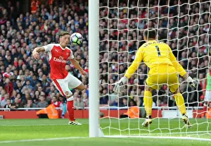 Mesut Ozil Scores Arsenal's Third Goal Against Swansea City (2016-17)