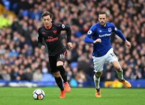 Mesut Ozil vs. Gylfi Sigurdsson: A Premier League Showdown at Goodison Park