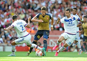 Mesut Ozil vs. Mehdi Zeffane & Maxime Gonalons: Intense Face-Off at Arsenal vs. Olympique Lyonnais (Emirates Cup 2015/16)
