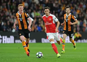 Mesut Ozil vs Sam Clucas: A Premier League Battle - Hull City vs Arsenal (2016-17)