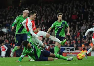 Mesut Ozil vs. Victor van Dijk: A Footballing Battle at Emirates Stadium (Arsenal vs. Southampton, 2015-16)