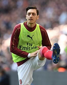 Tottenham Hotspur v Arsenal 2018-19 Collection: Mesut Ozil Warming Up: Tottenham vs. Arsenal, Premier League 2018-19