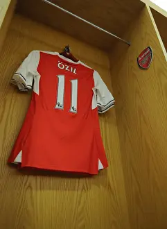 Mesut Ozil's Arsenal Shirt in the Changing Room Before Arsenal vs. Everton (2016-17)