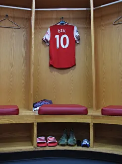 Mesut Ozil's Focus: Arsenal FC's Star Player Prepares for Battle against Brighton & Hove Albion (Premier League 2019-20)