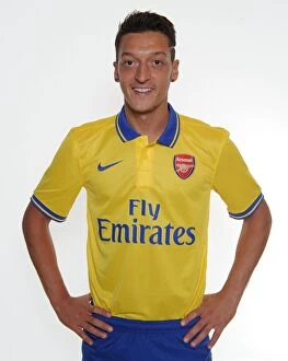 Ozil Mesut Collection: Mesut Ozil's Munich Debut: Arsenal's New Signing at Photo Shoot