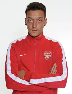 Mesut Ozil's Munich Debut: Arsenal's New Signing at Photo Shoot