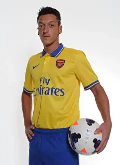 Mesut Ozil's Munich Debut: Arsenal's New Signing at Photo Shoot