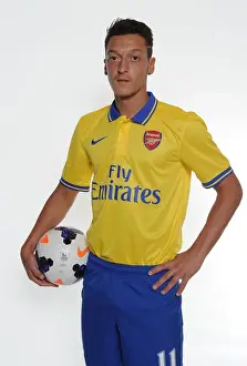 Mesut Ozil's Munich Debut: Arsenal's New Signing at Photo Shoot