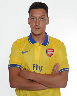 Mesut Ozil's Munich Debut: Arsenal's New Signing at Photo Shoot