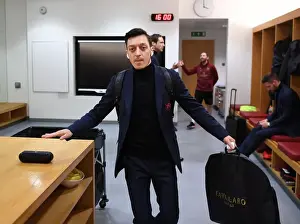 Arsenal V Chelsea 2018-19 Prints: Mesut Ozil's Pre-Match Focus: Arsenal Changing Room Before Arsenal vs Chelsea
