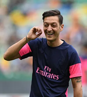 Sporting Lisbon V Arsenal 2018-19 Prints: Mesut Ozil's Pre-Match Routine: Arsenal vs. Sporting CP, Europa League 2018-19