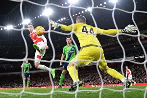 Mesut Ozil's Shot Stopped by Fraser Forster: Arsenal vs. Southampton, Premier League 2015-16