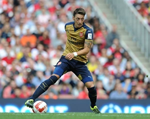 Mesut Ozil's Stellar Performance: Arsenal vs. Olympique Lyonnais - Emirates Cup 2015