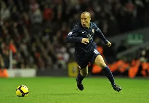 Liverpool v Arsenal 2009-10 Gallery: Mikael Silvestre (Arsenal). Liverpool 1: 2 Arsenal, Barclays Premier League