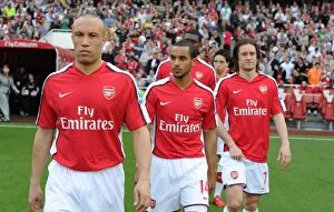 Arsenal v Manchester City 2009-10 Collection: Mikael Silvestre, Theo Walcott and Tomas Rosicky (Arsenal). Arsenal 0: 0 Manchester City