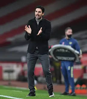 Mikel Arteta Alone: Arsenal's Empty Emirates Battle Against Manchester City, Premier League 2021