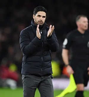 Mikel Arteta Applauding Arsenal Fans After Arsenal vs. Liverpool Match, Premier League 2021-22