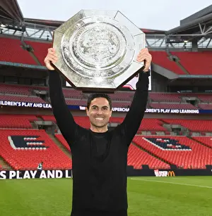 Mikel Arteta and Arsenal Celebrate FA Community Shield Victory over Liverpool