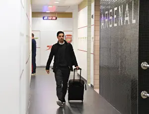 Arsenal V Chelsea 2019-20 Prints: Mikel Arteta in Arsenal Changing Room Before Arsenal vs Chelsea (2019-20)