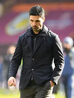 Mikel Arteta at Burnley: Arsenal Manager Amid Empty Stands in Premier League Match (Burnley v Arsenal 2021)
