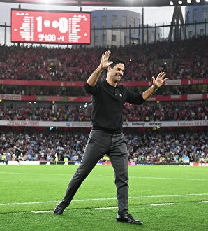 Arsenal v Manchester City 2023-24 Collection: Mikel Arteta Celebrates Arsenal's Victory Over Manchester City (2023-24)