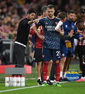 Mikel Arteta Coaches Calum Chambers: Intense Instruction Moment at Brentford vs Arsenal, 2021-22