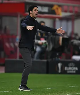 Arsenal V SL Benfica 2020-21 Prints: Mikel Arteta Guides Arsenal in Europa League Clash against SL Benfica (Piraeus, 2021)