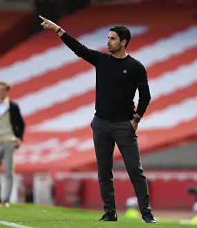 Mikel Arteta Guides Empty Arsenal Team Against Fulham in Premier League 2021