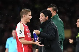 Mikel Arteta Guides Odegaard: Arsenal's Tactical Masterclass vs PSV Eindhoven, UEFA Champions League 2023-24