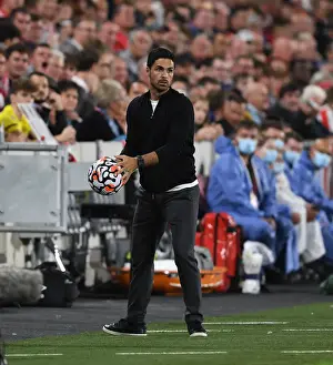 Mikel Arteta Leads Arsenal in Brentford Premier League Clash
